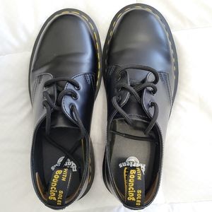 Doc Martens 1461 smooth leather oxfords w/ iced sole RARE!